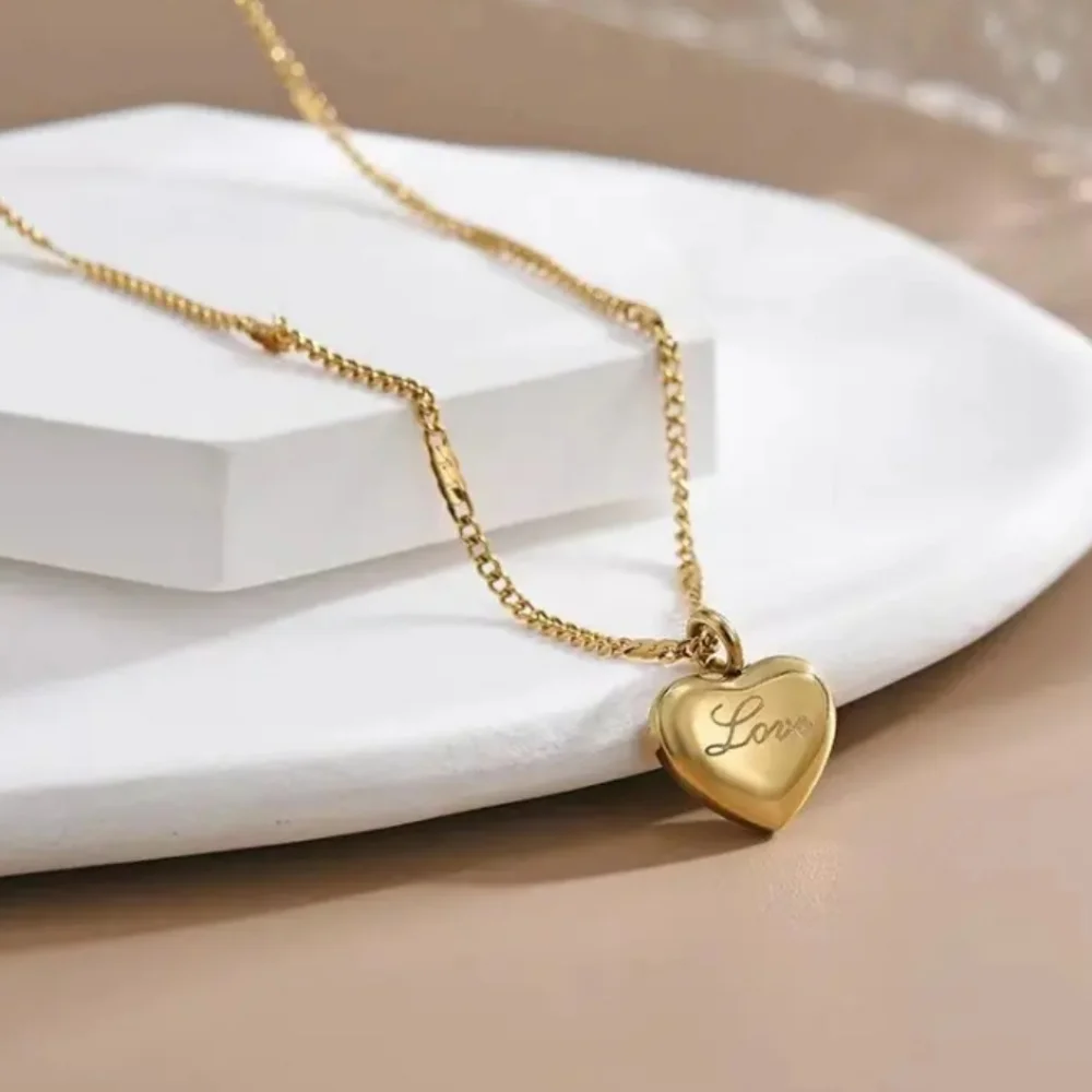 Gold Heart Pendant Necklace